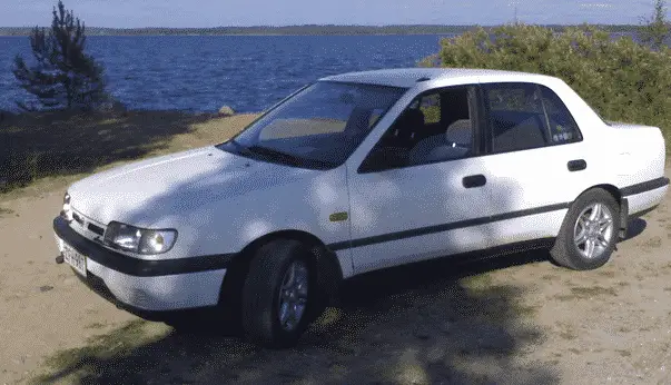 1991 white nissan sunny