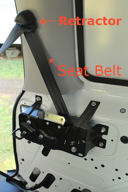 fix seat belt stuck in retractor