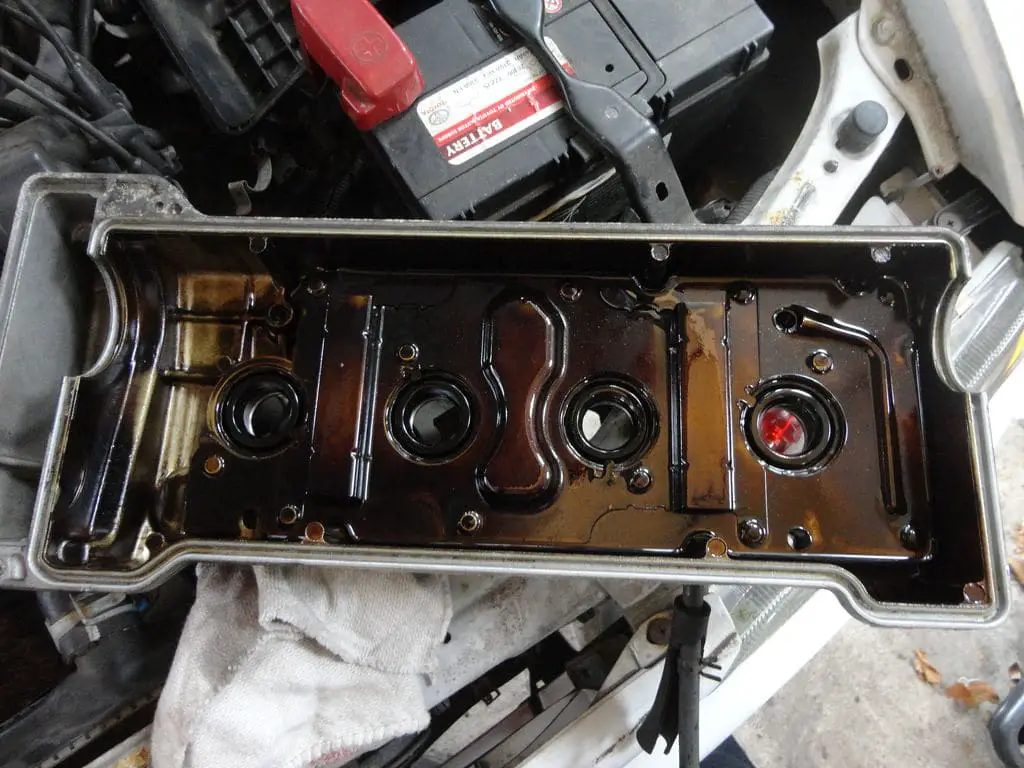 How to Fix Oil on Spark Plug Threads Why is there Oil on the Spark Plugs?