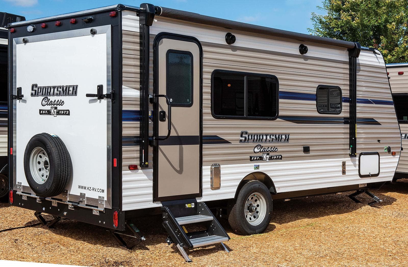 Ultra Lightweight Toy Hauler 10 of the lightest trailers around!